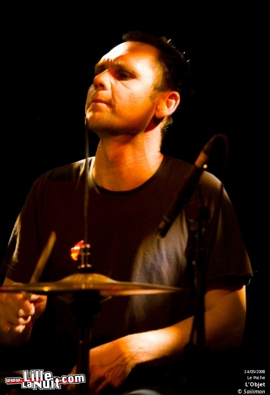 Simdiese6, Cercueil, l’Objet et Sexual Earthquake in Kobe au Théâtre Le Poche en live - photo n°10