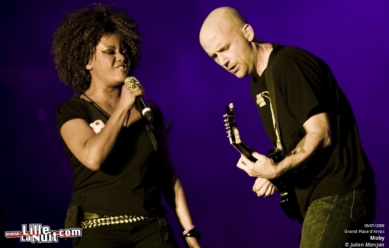 Lenny Kravitz, Moby, Franz Ferdinand, Katy Perry, Duffy, Justin Nozuka, Michael Franti au Main Square Festival en live - photo n°2