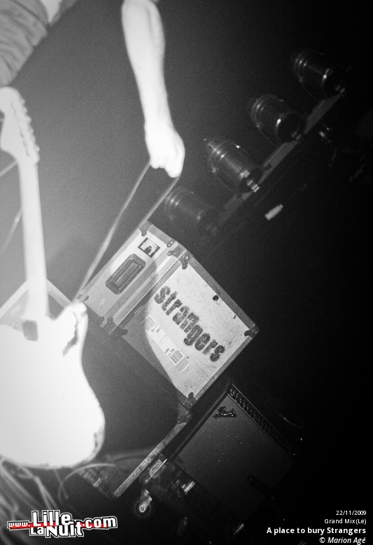 A place to bury strangers & Action Beat au Grand Mix en live - photo n°5