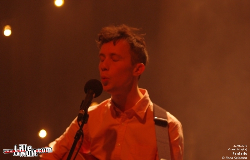 Fanfarlo & Morning Pop Star Choir au Grand Mix en live - photo n°16
