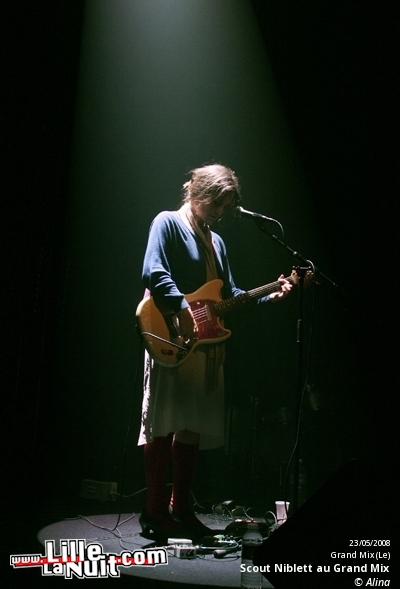 Scout Niblett et The Sleeping Years au Grand Mix en live - photo n°8