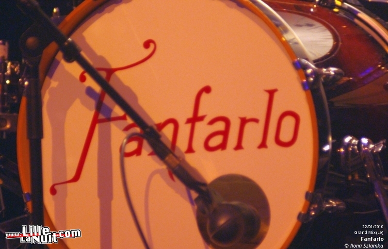 Fanfarlo & Morning Pop Star Choir au Grand Mix en live - photo n°1