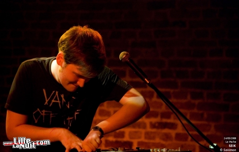 Simdiese6, Cercueil, l’Objet et Sexual Earthquake in Kobe au Théâtre Le Poche en live - photo n°3