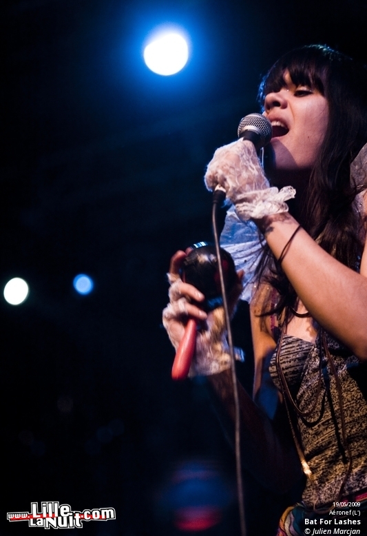 Bat for Lashes & David Walters à l’Aéronef en live - photo n°5