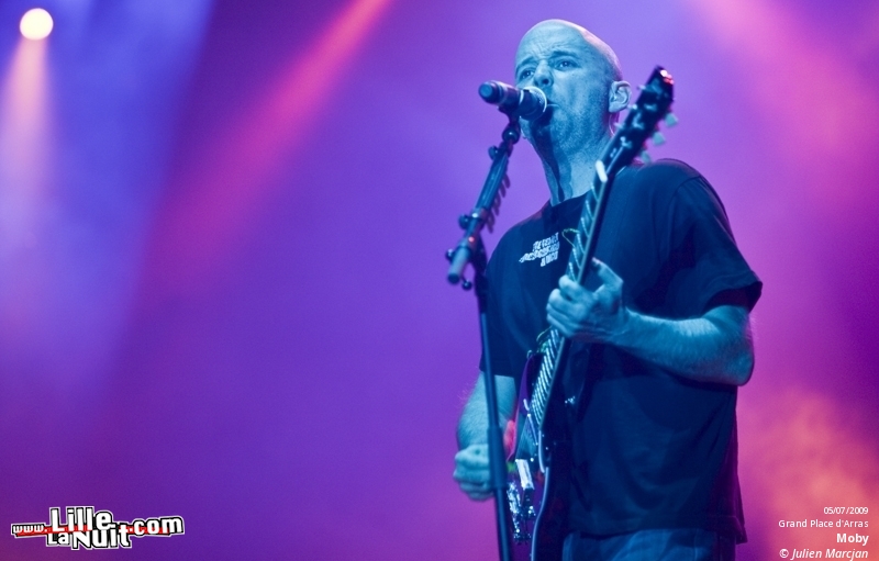 Lenny Kravitz, Moby, Franz Ferdinand, Katy Perry, Duffy, Justin Nozuka, Michael Franti au Main Square Festival en live - photo n°1