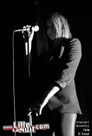 Izia + Blackfeet Revolution à l’Aéronef en live - photo n°13