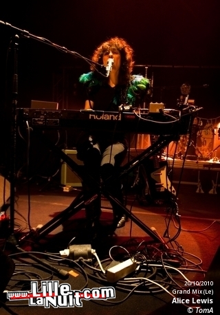 Tunng + Alice Lewis au Grand Mix en live - photo n°52