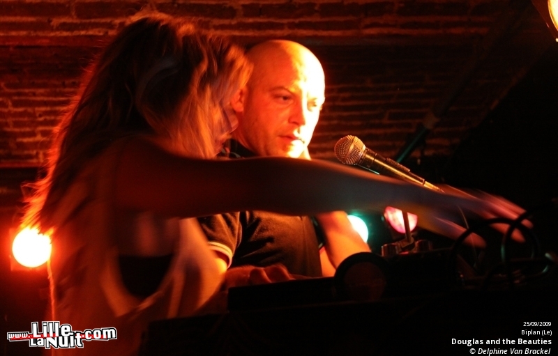 Sheetah et les Weissmuller + Kid Congo & the Pink Monkey Birds à la Cave Aux Poètes en live - photo n°7