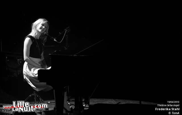Coeur de Pirate & Fredrika Stahl au Théâtre Sebastopol en live - photo n°8