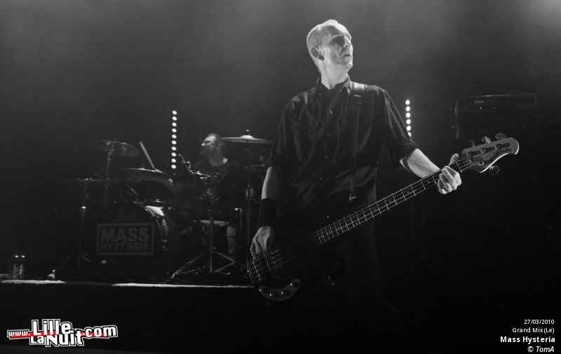 AqME + Mass Hysteria au Grand Mix en live - photo n°6