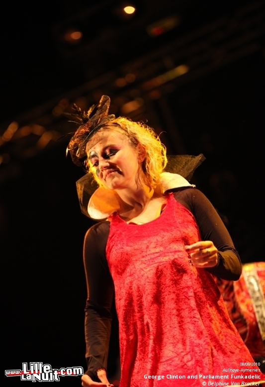 Les Nuits Secrètes – Jour 3 – George Clinton and Parliament Funkadelic, I’m From Barcelona, etc. en live - photo n°9