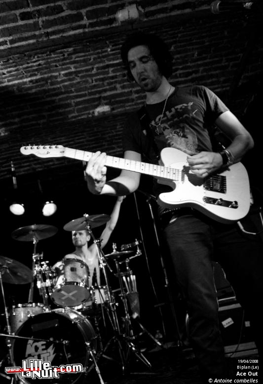 Labo, Ace Out, Devon et Klakomaniak au Biplan en live - photo n°15