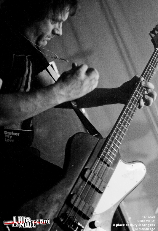 A place to bury strangers & Action Beat au Grand Mix en live - photo n°6