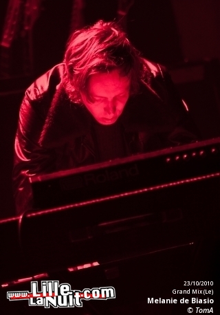 Absynthe Minded + Melanie de Biasio au Grand Mix en live - photo n°12