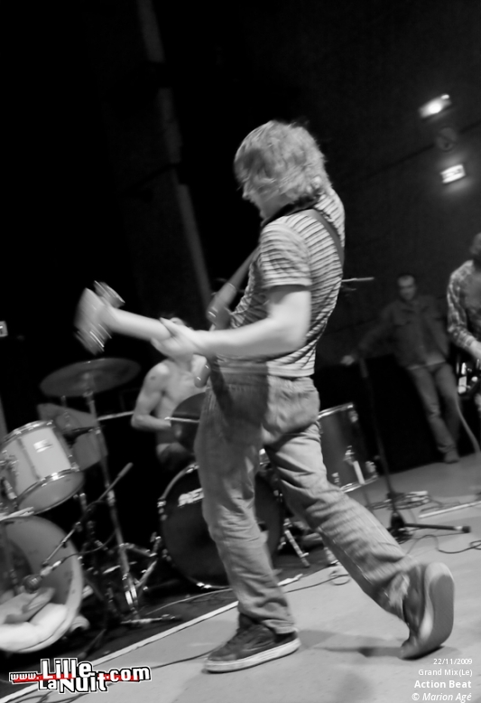 A place to bury strangers & Action Beat au Grand Mix en live - photo n°21