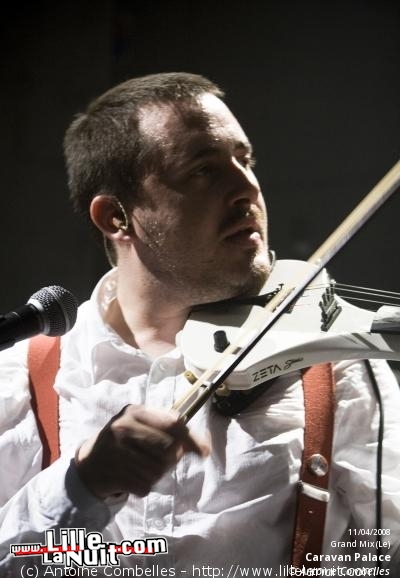 Caravan Palace et Hollie Smith au Grand Mix en live - photo n°10