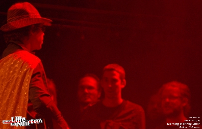 Fanfarlo & Morning Pop Star Choir au Grand Mix en live - photo n°39