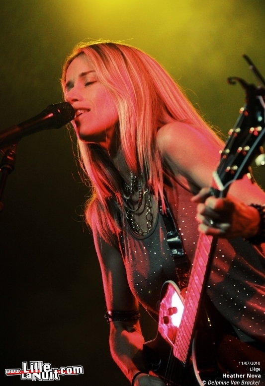 Joan As Police Woman + The Prince Of Assyria au Grand Mix en live - photo n°33