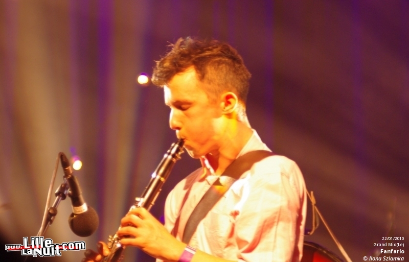 Fanfarlo & Morning Pop Star Choir au Grand Mix en live - photo n°6