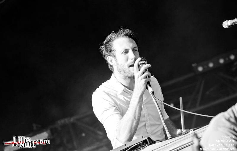Le Cabaret Vert 2012 – jour 4 : Charlie Winston, The Weasel and the Wasters, Caravan Palace, etc. en live - photo n°39