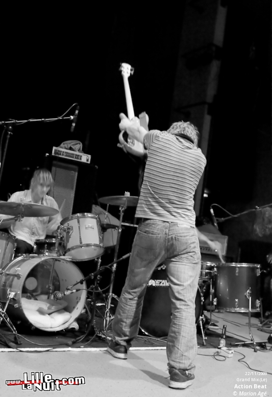 A place to bury strangers & Action Beat au Grand Mix en live - photo n°18