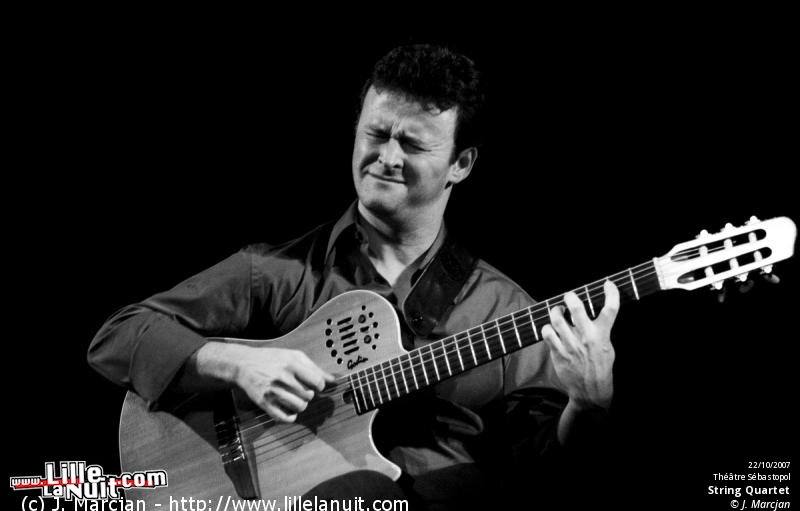 Mike Stern & String Quartet au Tourcoing Jazz Festival en live - photo n°2