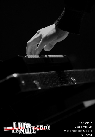 Absynthe Minded + Melanie de Biasio au Grand Mix en live - photo n°7