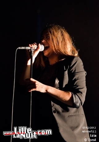 Izia + Blackfeet Revolution à l’Aéronef en live - photo n°11