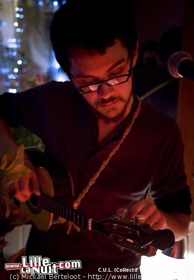 C.U.L. (Collectif de Ukulélés Lillois) au Café Diskaire en live - photo n°6