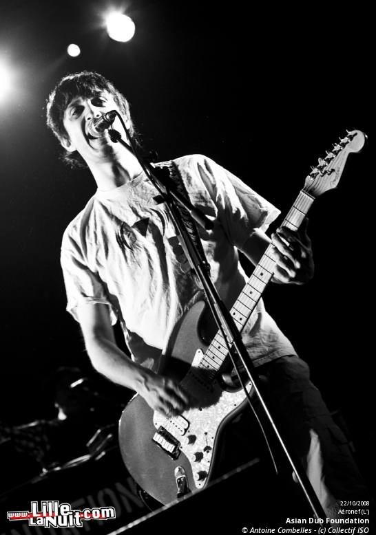 Asian Dub Foundation + Voicst en live - photo n°17