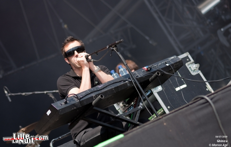 Expatriate, Ghinzu, Gossip, Bloc Party, Kaiser Chiefs, Placebo, Crookers au Main Square Festival en live - photo n°82