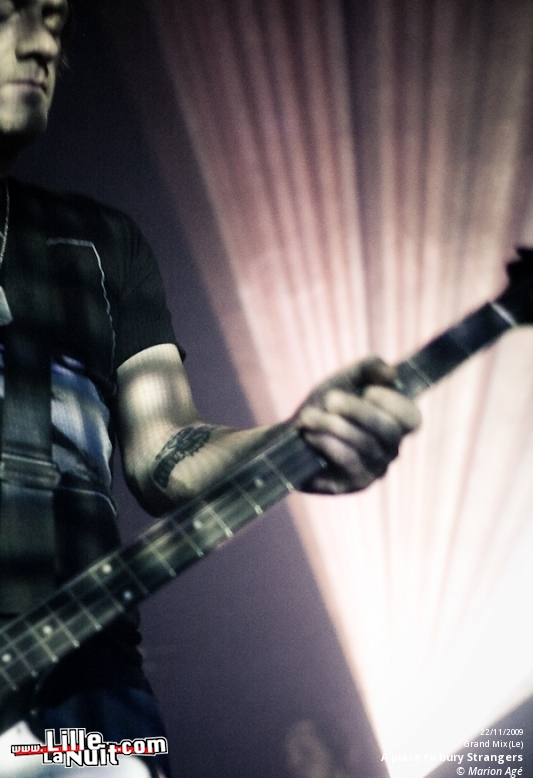 A place to bury strangers & Action Beat au Grand Mix en live - photo n°8