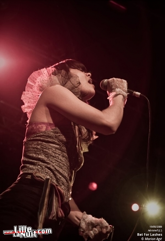 Bat for Lashes & David Walters à l’Aéronef en live - photo n°18