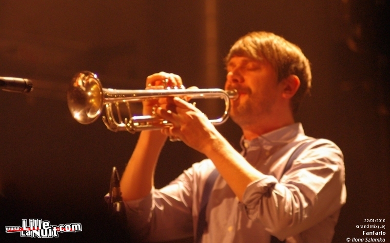 Fanfarlo & Morning Pop Star Choir au Grand Mix en live - photo n°18