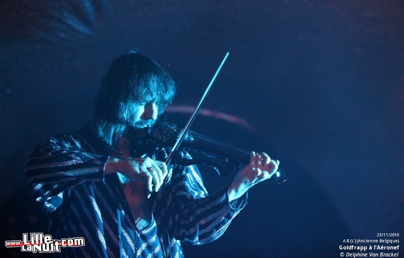 Dour Festival 2012 – Jour 2 (part 1) : Speech Debelle, 1995, Vegas, etc. en live - photo n°86