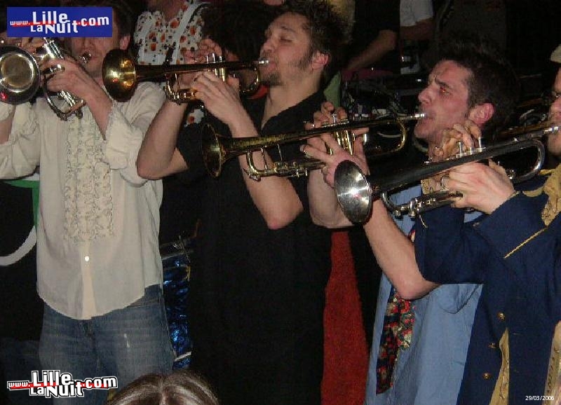 Amparanoia, El Matanzas feat. Brother Jam & Orchestre International du Vetex à l&rsquo;Aéronef en live - photo n°4