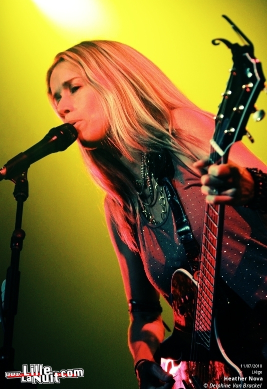 Joan As Police Woman + The Prince Of Assyria au Grand Mix en live - photo n°30