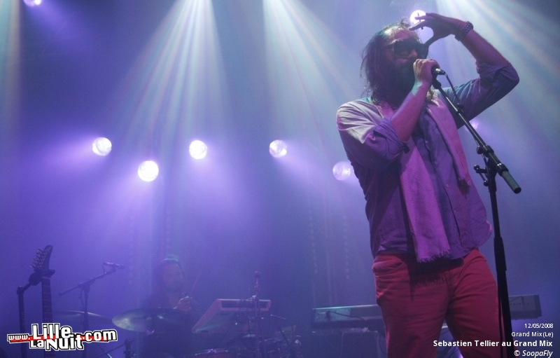 Sebastien Tellier & Principles of Geometry au Grand Mix en live - photo n°13