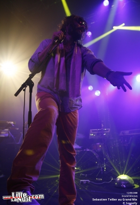 Sebastien Tellier & Principles of Geometry au Grand Mix en live - photo n°6