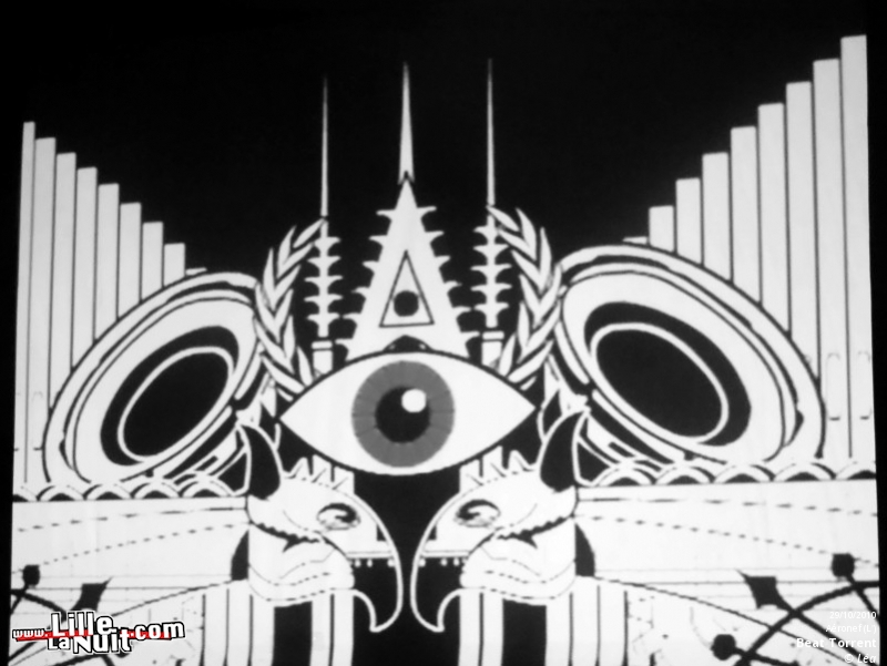 Crystal Castles + Beat Torrent + Slagsmâlsklubben en live - photo n°12