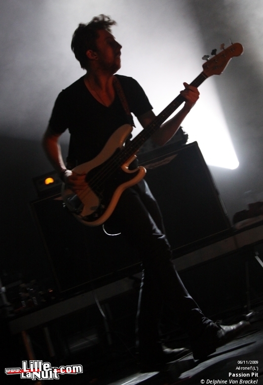 Le Festival des Inrocks – Passion Pit, Florence & The Machine, Lissy Trullie, Two Door Cinema Club en live - photo n°9