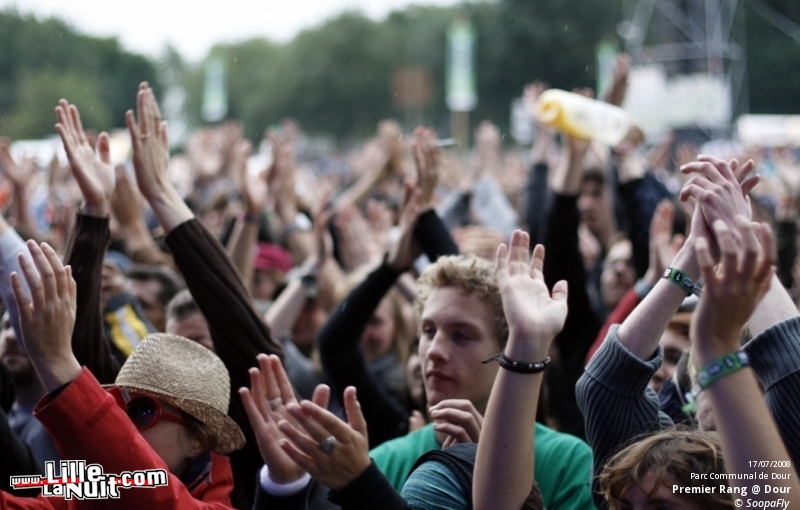 Dour : Tu étais au premier rang ? Tu es sûrement dedans ! en live - photo n°7