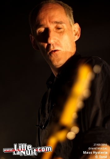 AqME + Mass Hysteria au Grand Mix en live - photo n°25