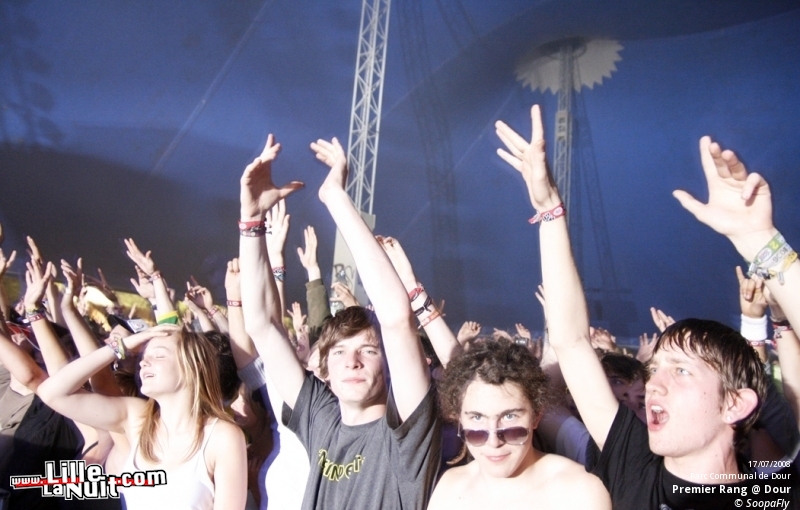 Dour : Tu étais au premier rang ? Tu es sûrement dedans ! en live - photo n°12