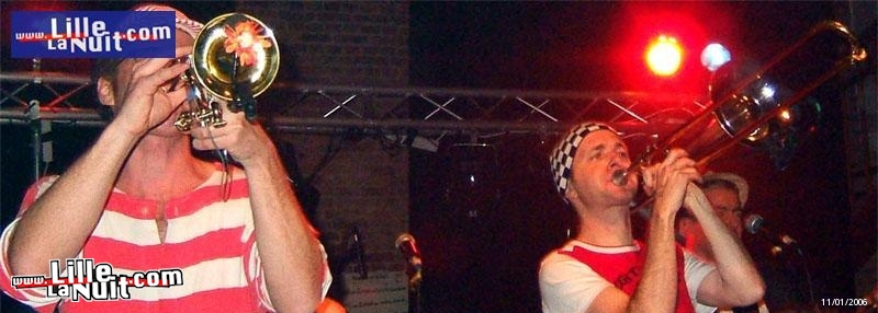 [29/12/2005] Lez&rsquo; Arts Chti Show à la Ferme Dupire en live - photo n°1