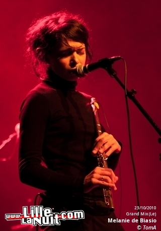 Absynthe Minded + Melanie de Biasio au Grand Mix en live - photo n°4