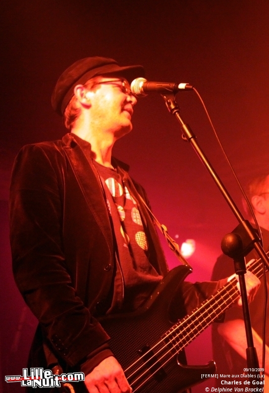 A Place To Bury Strangers + Le Cotton Club à De Kreun en live - photo n°26