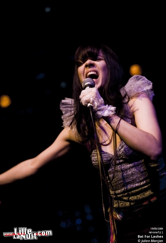 Bat for Lashes & David Walters à l’Aéronef en live - photo n°4