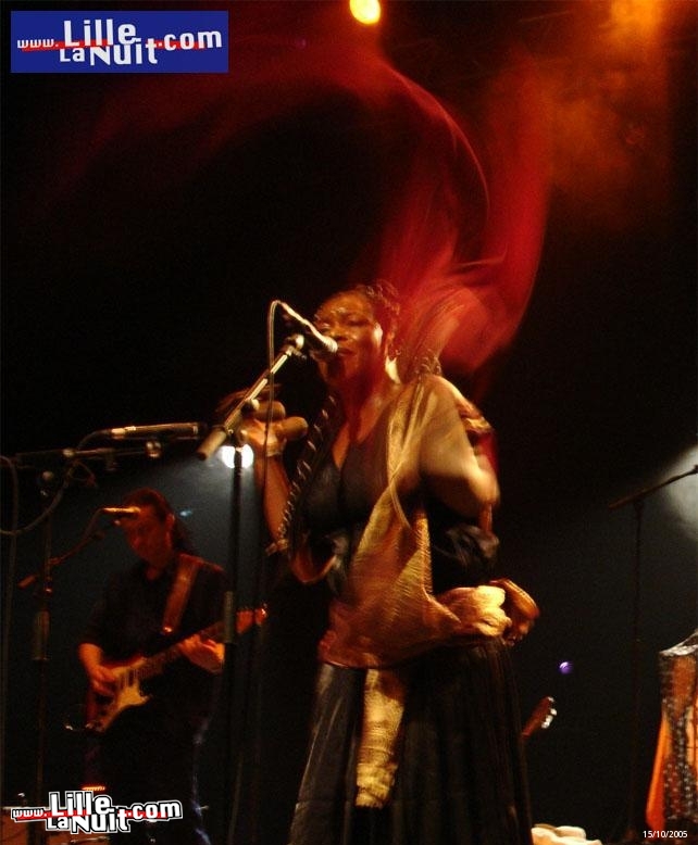 Sally Nyolo à l&rsquo;Aéronef en live - photo n°9