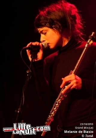 Absynthe Minded + Melanie de Biasio au Grand Mix en live - photo n°11